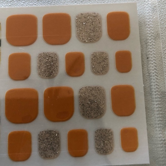 🦶🏽2/$8 Cute lemon slice multi-color toe nail wraps - Picture 4 of 6